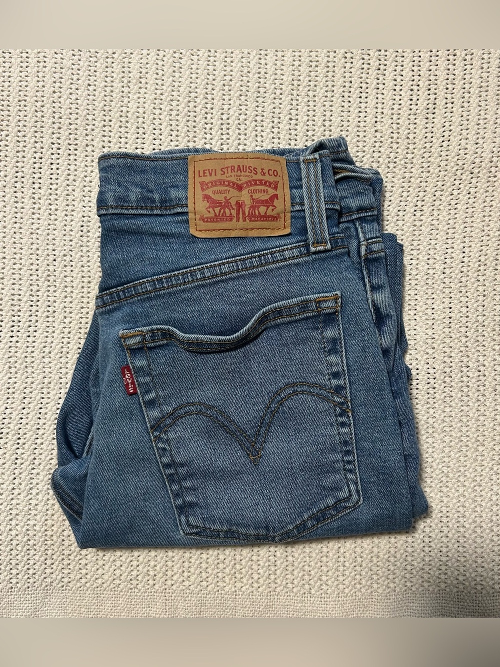Levi's Women Blue Straight Jeans